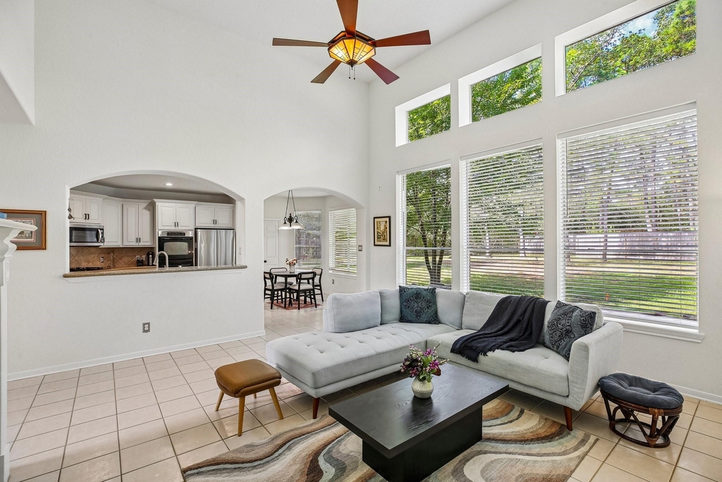 14 Guinevere Place - Photo 5