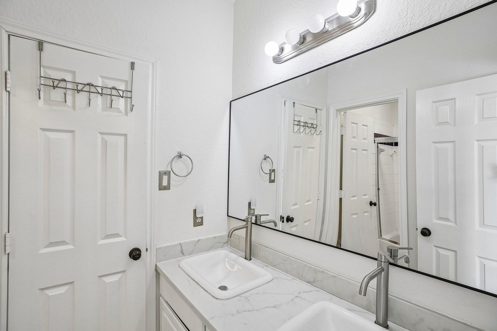 14 Guinevere Place - Photo 35