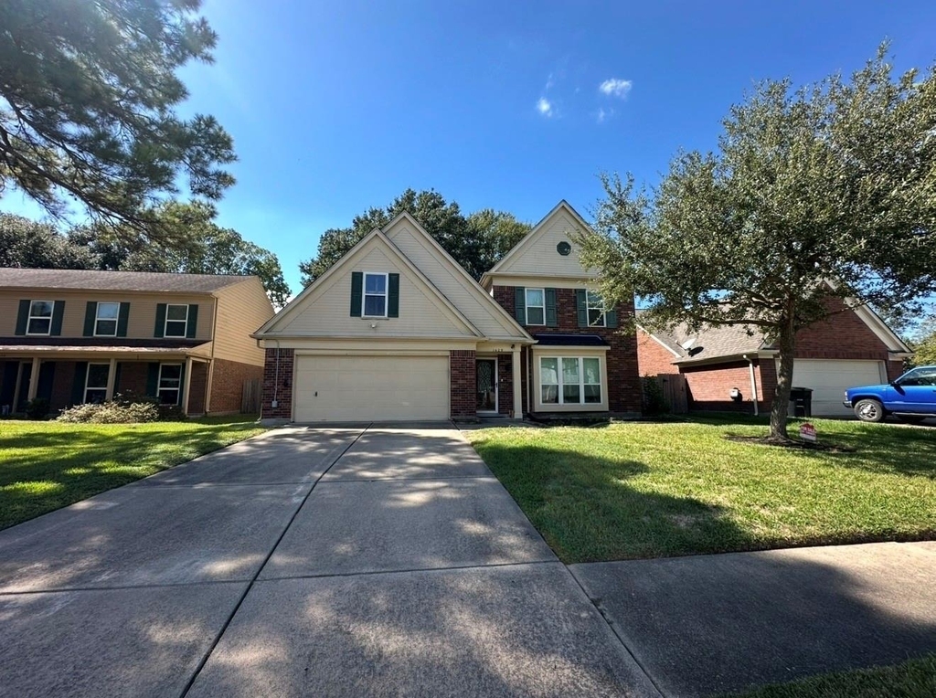 1425 Freeman Avenue - Photo 1