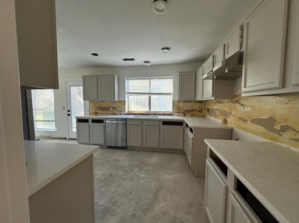 1425 Freeman Avenue - Photo 3
