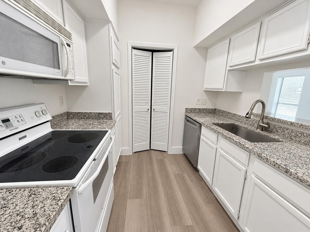 2025 Augusta Drive - Photo 16