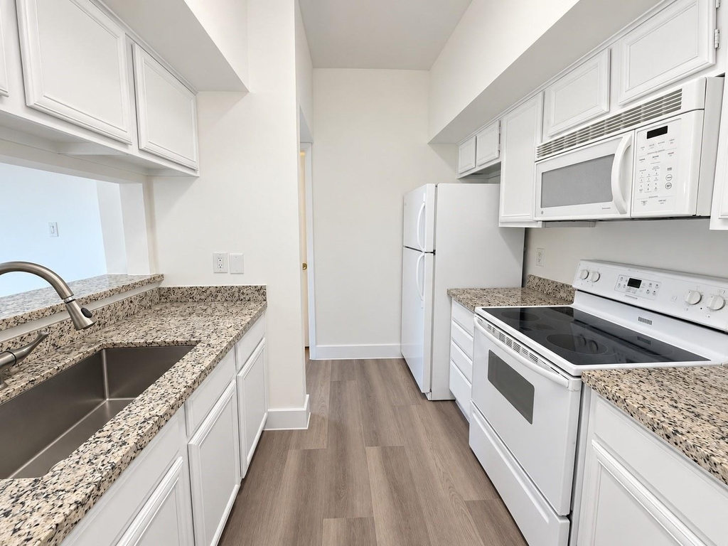 2025 Augusta Drive - Photo 18