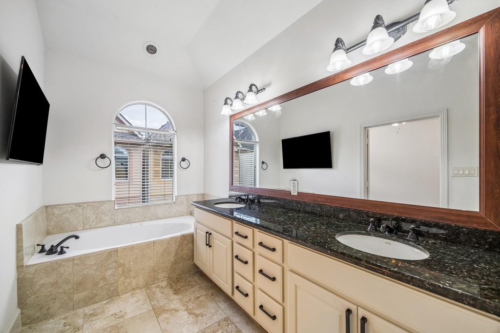 330 Gregg Street - Photo 3