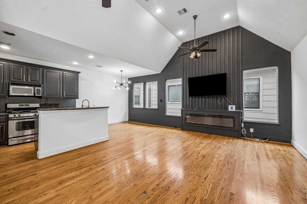 330 Gregg Street - Photo 1