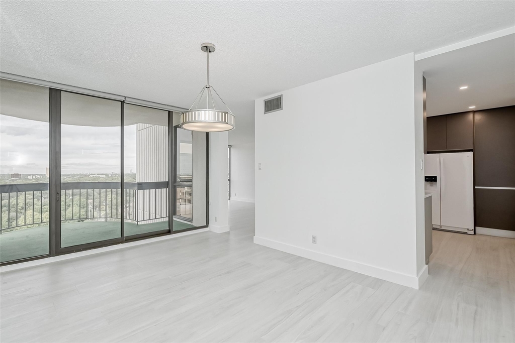 5001 Woodway Drive - Photo 9