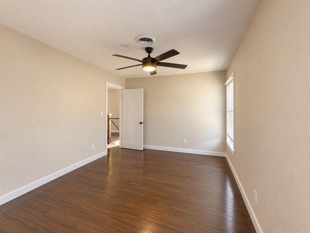 676 Ravensworth Drive - Photo 12