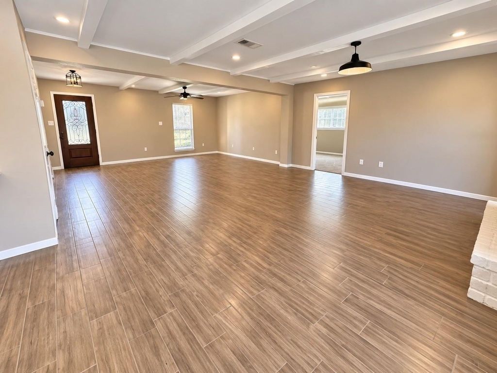 676 Ravensworth Drive - Photo 3