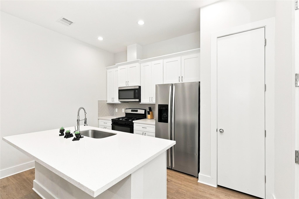 835 Dorchester Street - Photo 3