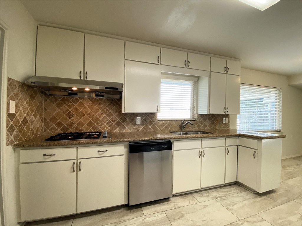 3207 Banbury Place - Photo 8
