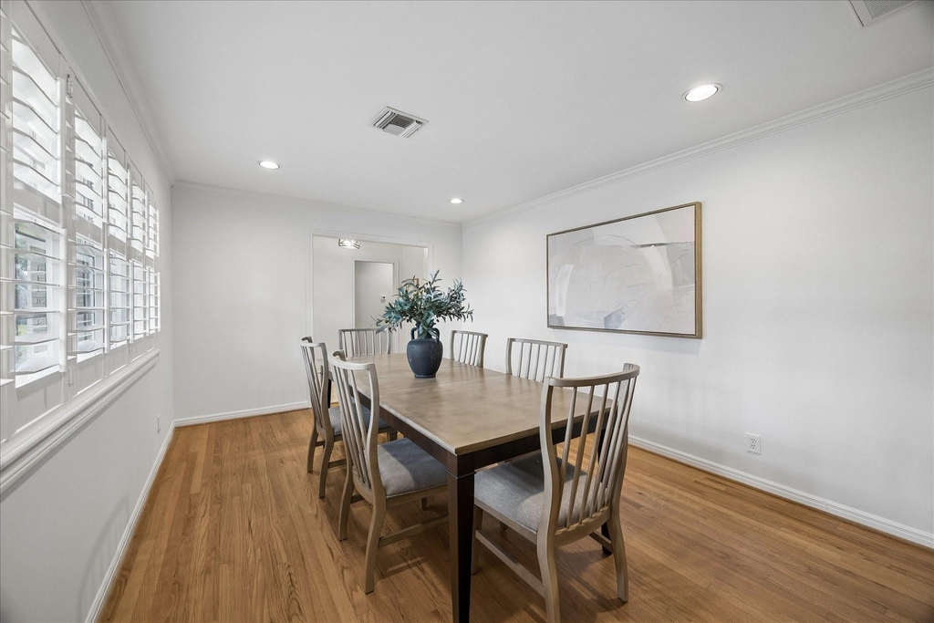 7623 Meadowvale Drive - Photo 8