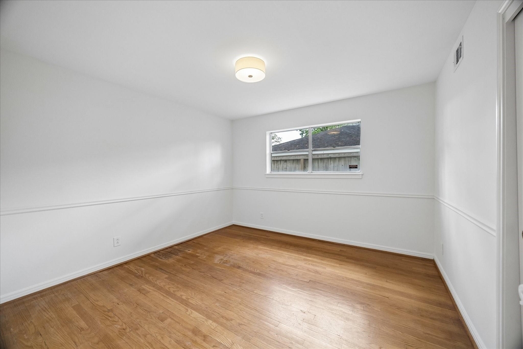7623 Meadowvale Drive - Photo 19