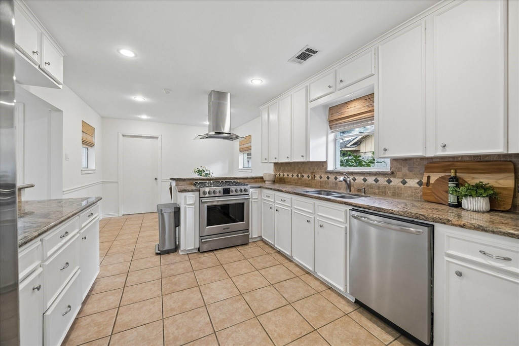 7623 Meadowvale Drive - Photo 12