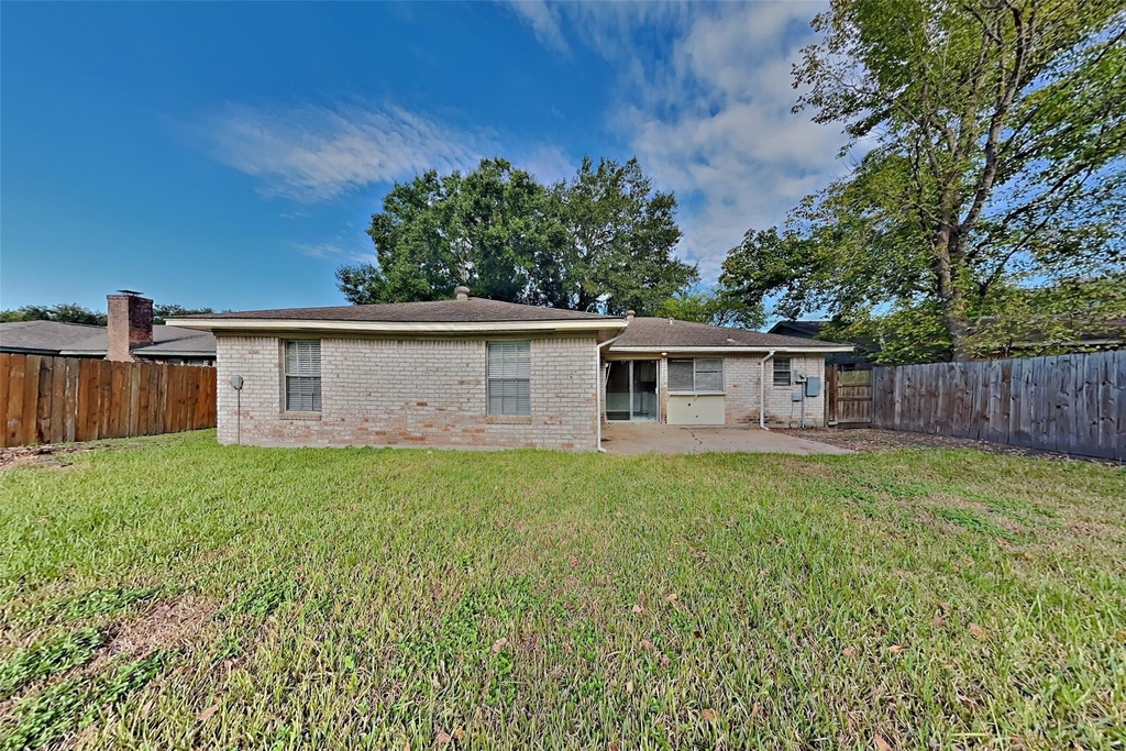 11218 Angelique Drive - Photo 17