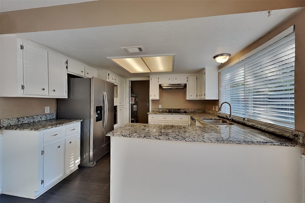 11218 Angelique Drive - Photo 3