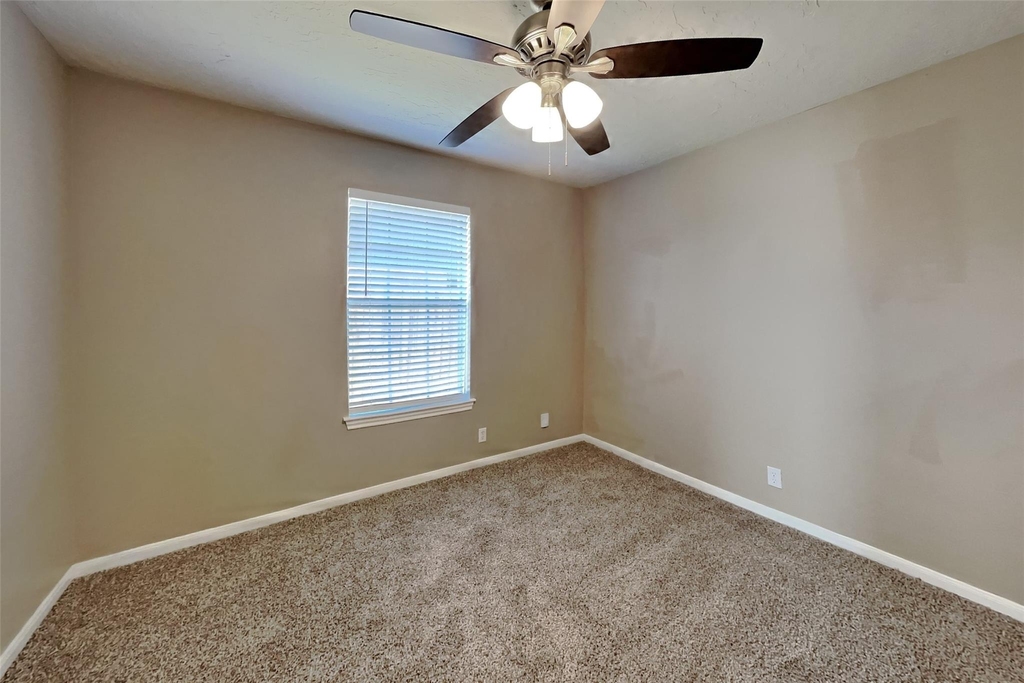 11218 Angelique Drive - Photo 15