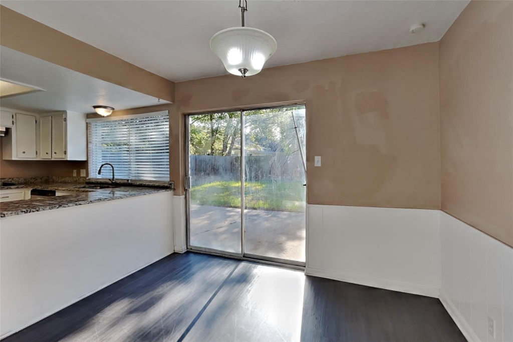 11218 Angelique Drive - Photo 5