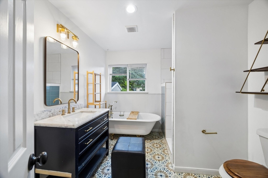 4801 Avenue H - Photo 9