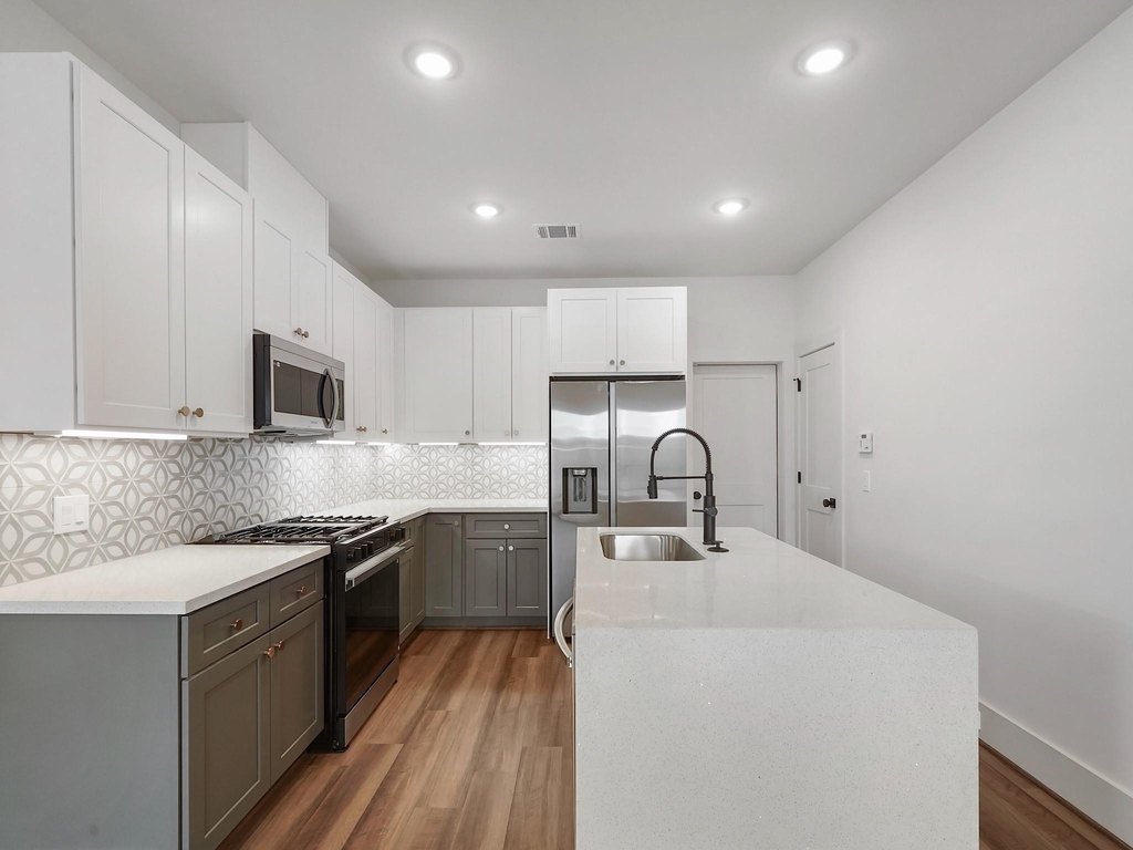 881 Rachel Street - Photo 9