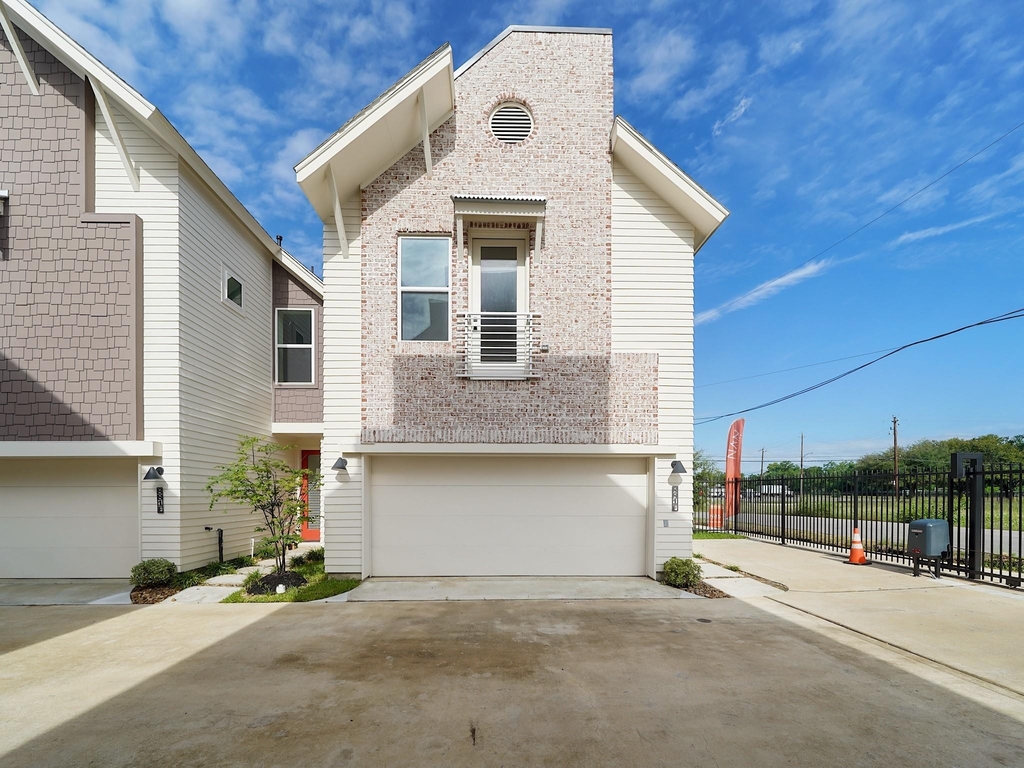 881 Rachel Street - Photo 2