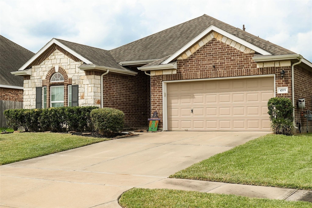 4703 N Bella Court - Photo 1