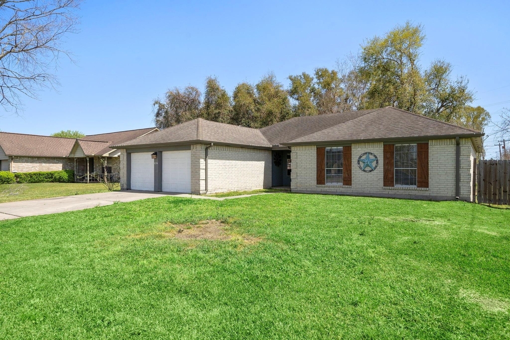 634 Spring Breeze Street - Photo 0