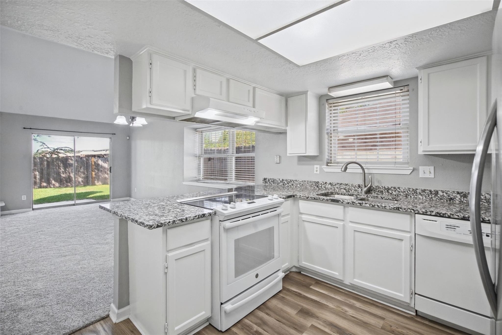 1323 Castle Glen Drive - Photo 13