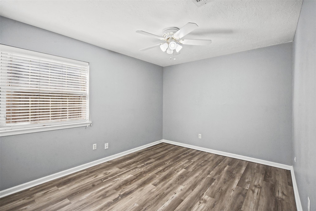 1323 Castle Glen Drive - Photo 18