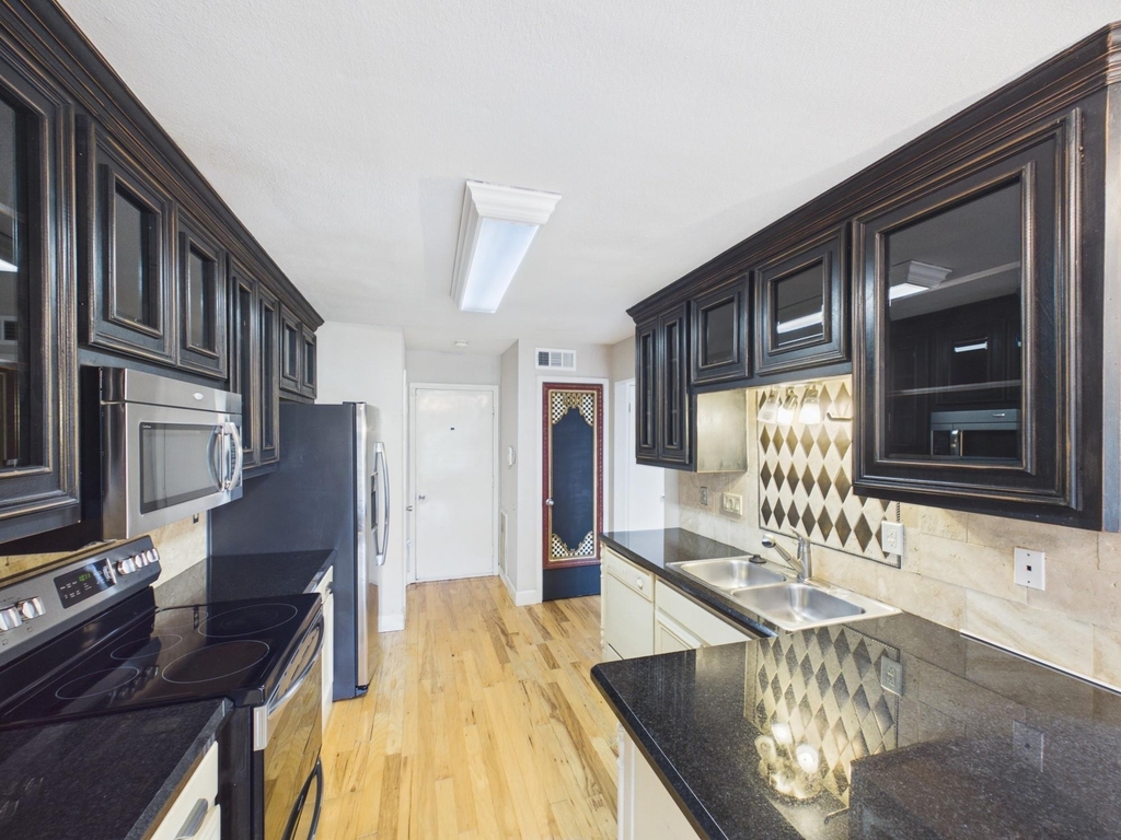 15938 Seahorse Drive - Photo 9