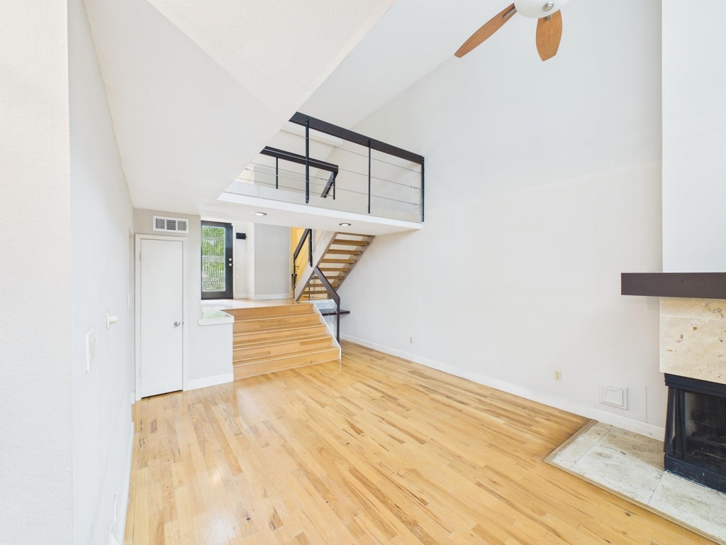 15938 Seahorse Drive - Photo 2