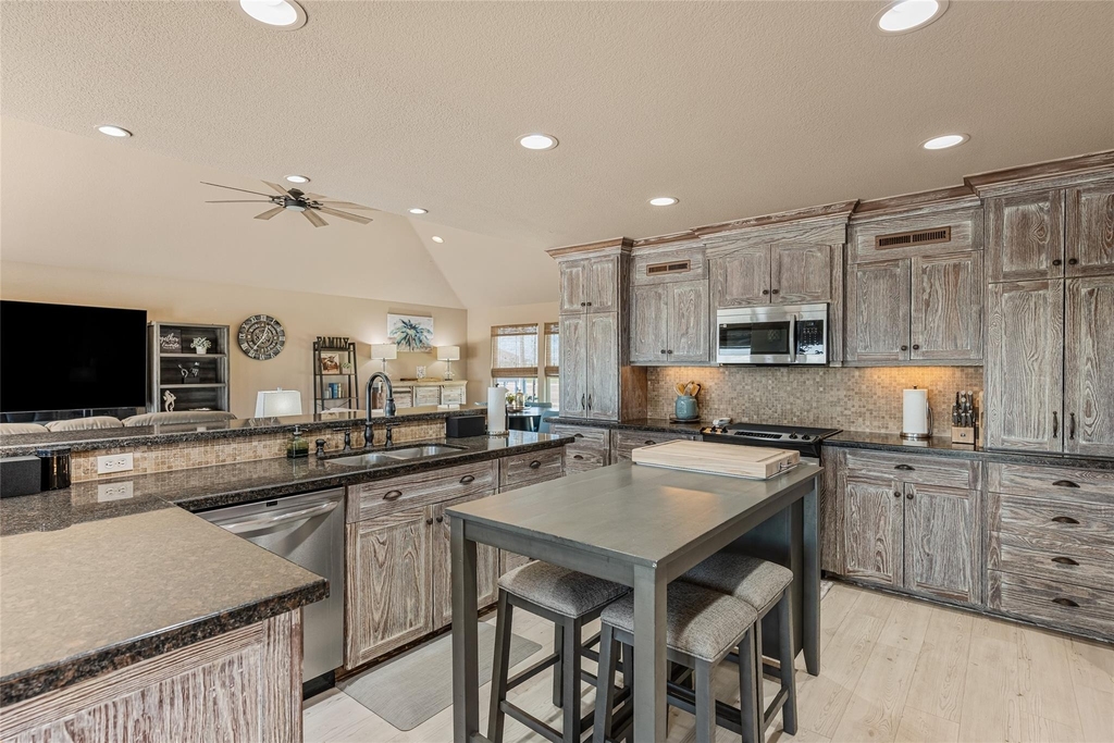 804 Sombrero Drive - Photo 5
