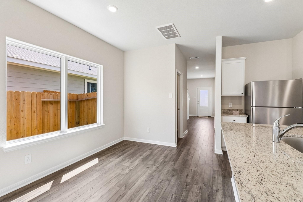5910 Peony Place - Photo 3