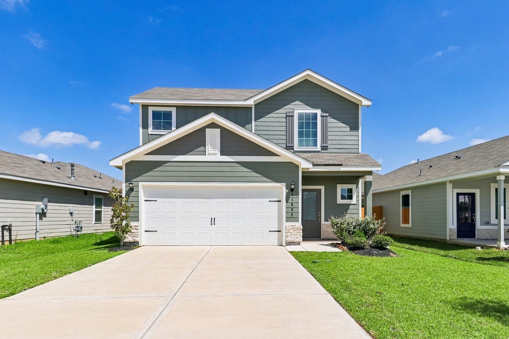 5910 Peony Place - Photo 0