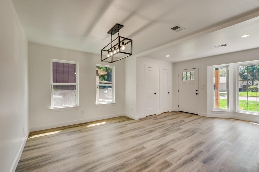 315 Cypress Street - Photo 3