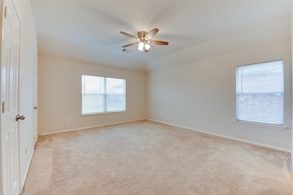 16014 Hidden Crest Drive - Photo 19