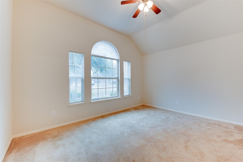 16014 Hidden Crest Drive - Photo 14