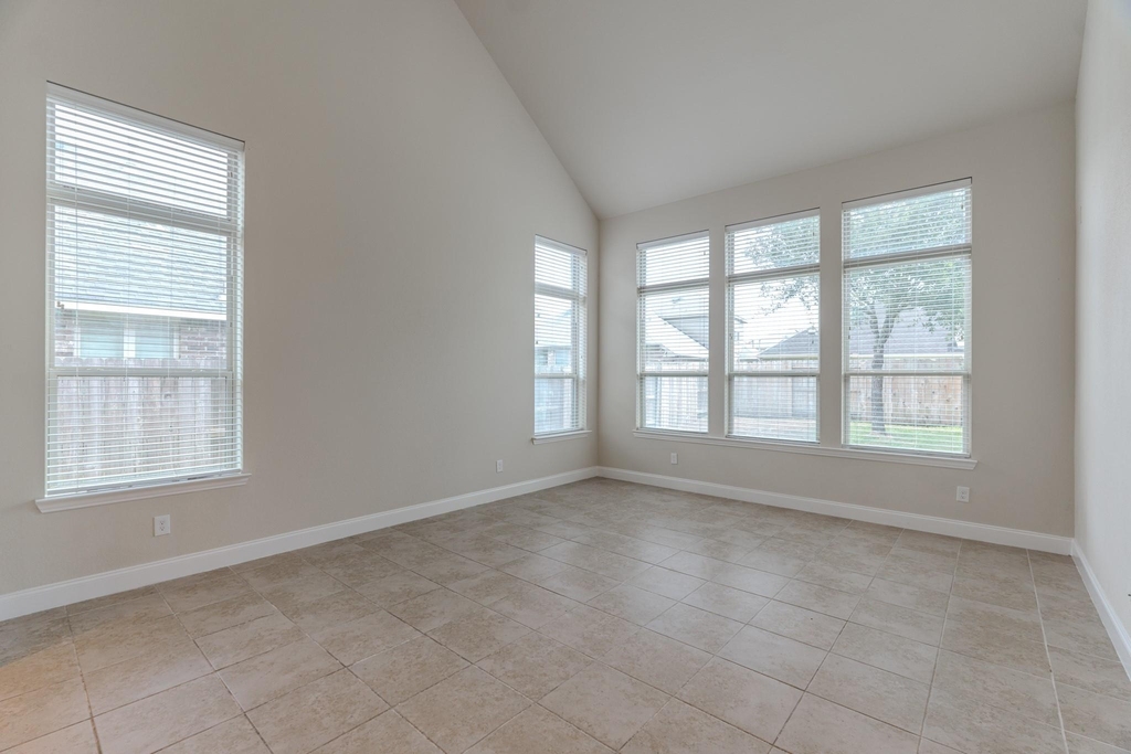 8118 Little Scarlet Street - Photo 9