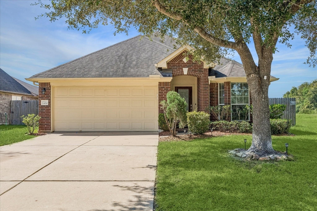 2404 Avalon Trace Lane - Photo 0
