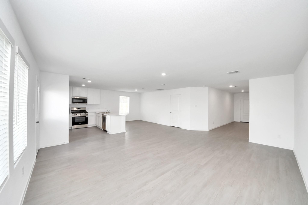 1631 Windrose Bend - Photo 8