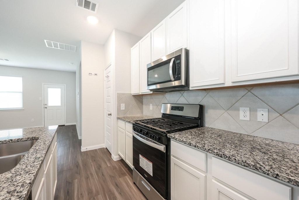 911 Imperial Heights Drive - Photo 16