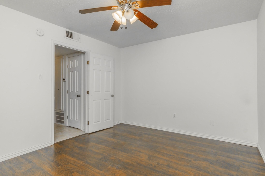 600 19th Street - Photo 16