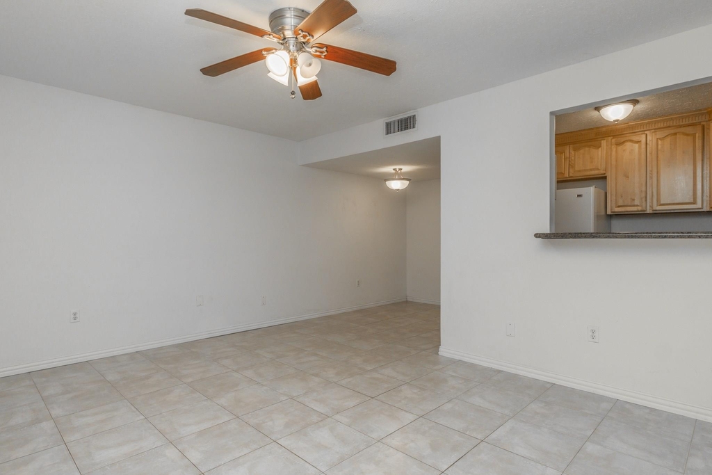 600 19th Street - Photo 2
