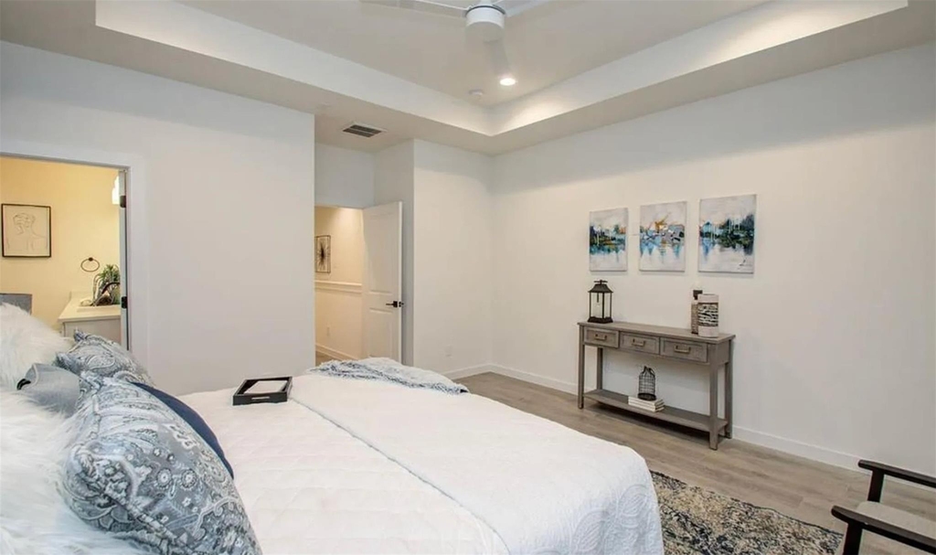 211 E 33rd Street - Photo 13