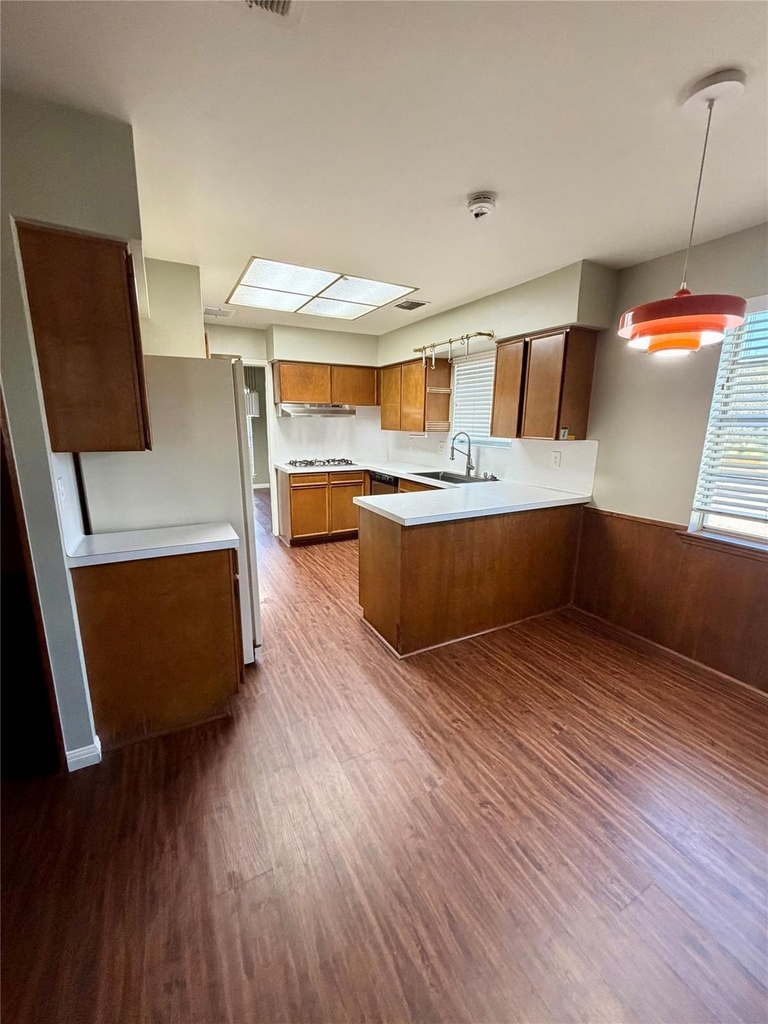 10503 Raydell Drive - Photo 3