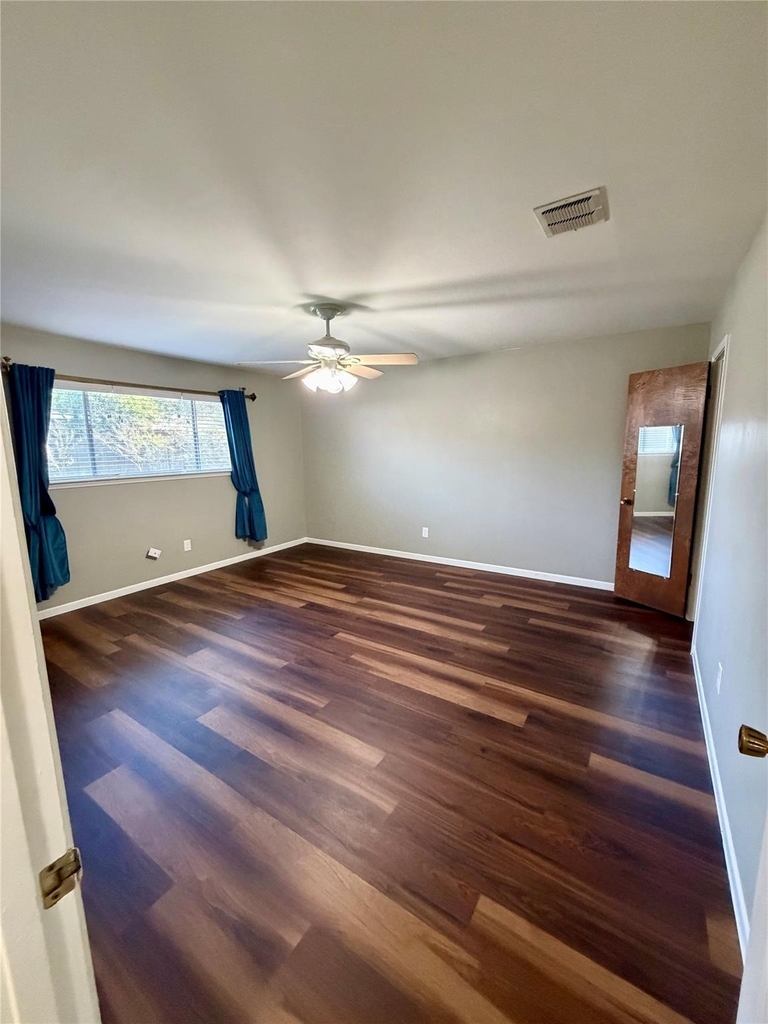 10503 Raydell Drive - Photo 5