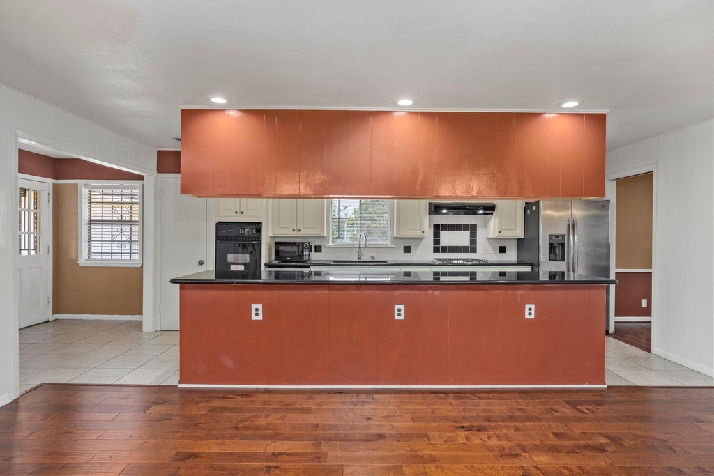 5447 Indigo Street - Photo 11