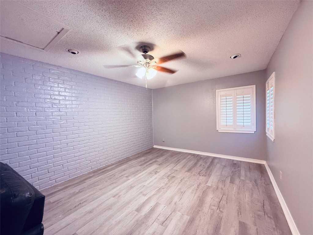 15331 Silverman Street - Photo 13