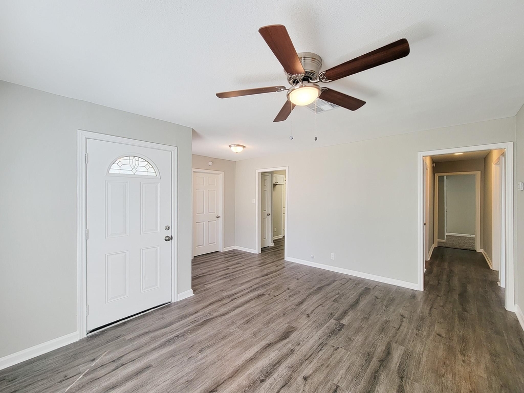 3923 Zephyr Street - Photo 8