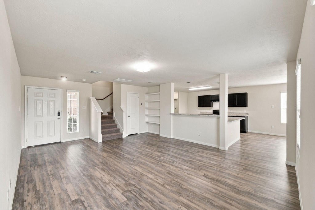 3307 Lake Como Court - Photo 4