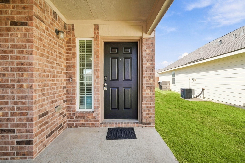 3307 Lake Como Court - Photo 2