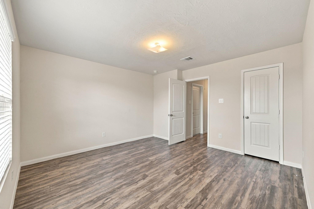 3307 Lake Como Court - Photo 16